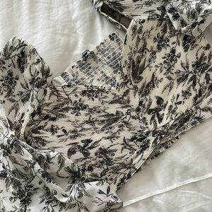 Express crop top. Size L.
